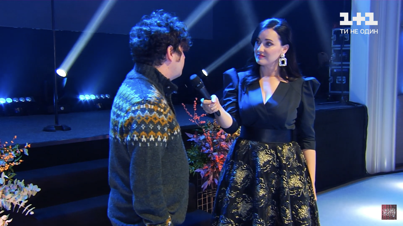 Стильна Соломія Вітвіцька зачарувала фігурою на червоній доріжці міжнародної премії (фото)